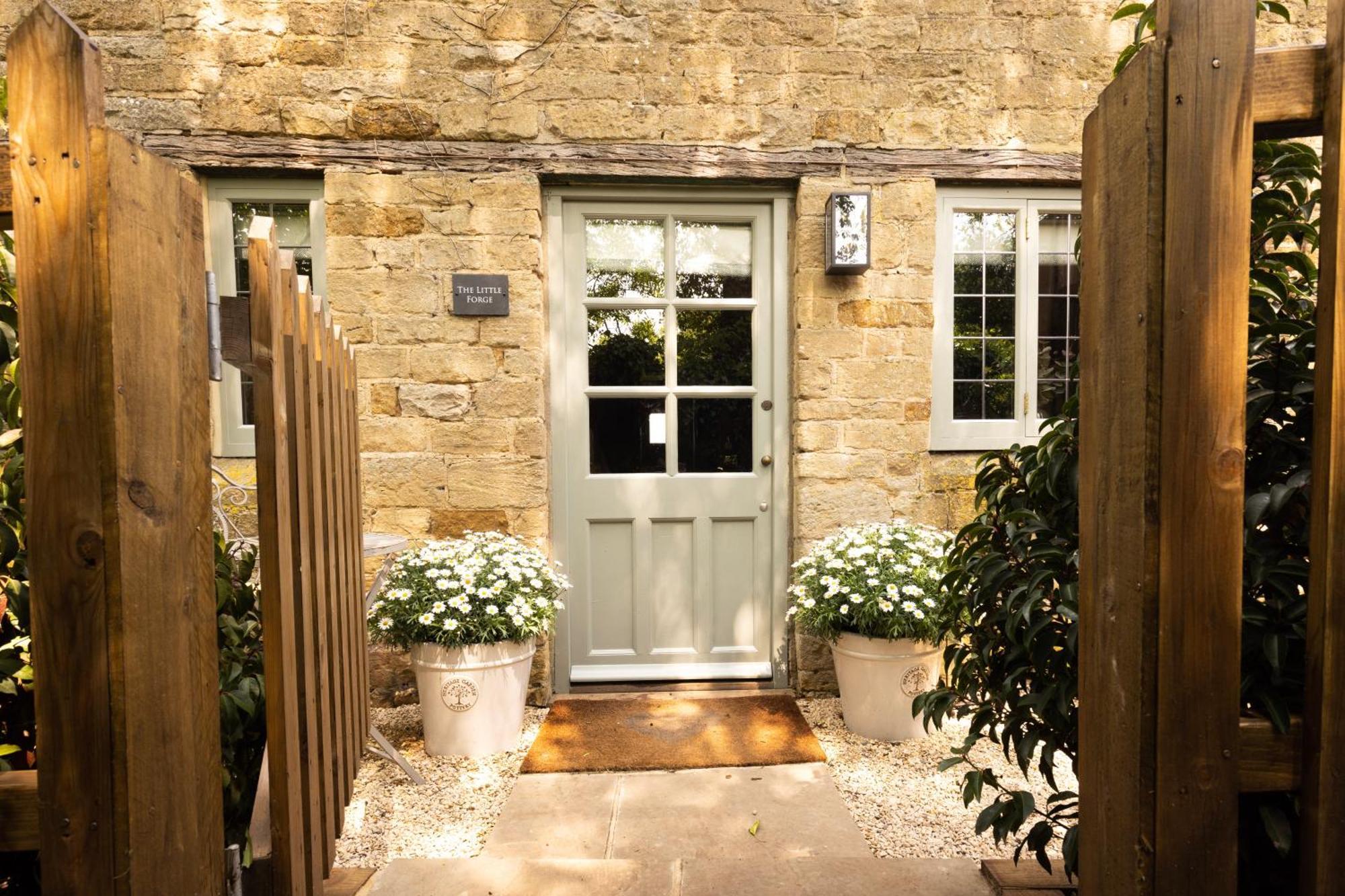 Cotswold Cottage With Hot Tub Bledington المظهر الخارجي الصورة