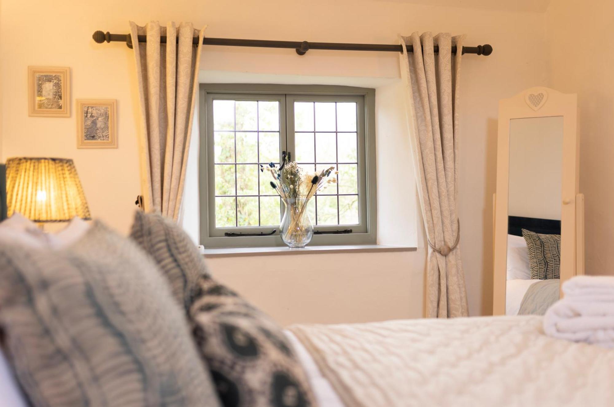Cotswold Cottage With Hot Tub Bledington المظهر الخارجي الصورة