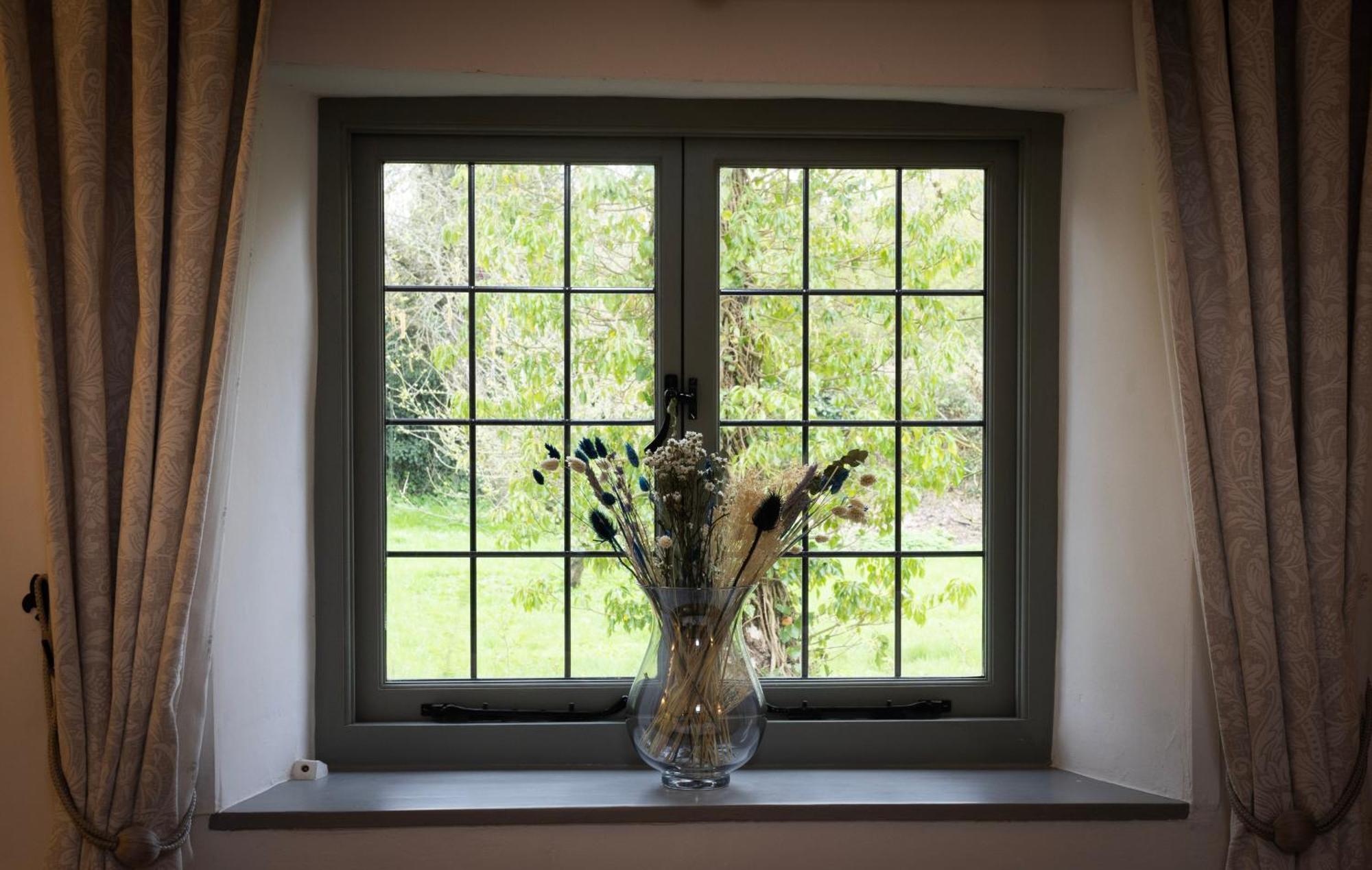 Cotswold Cottage With Hot Tub Bledington المظهر الخارجي الصورة